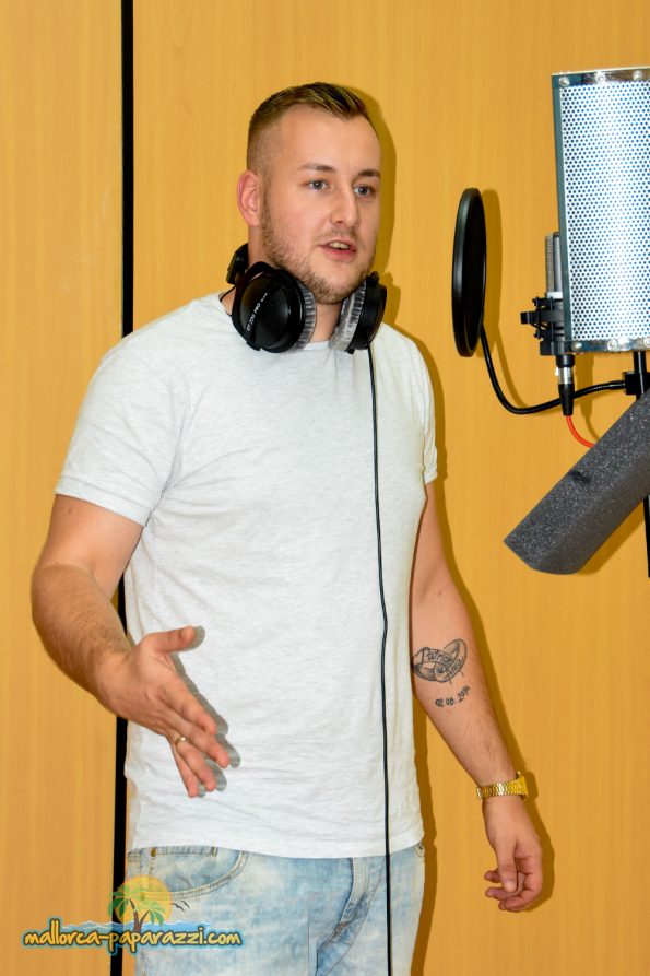 Patrick Lorenz im Tonstudio und 2018 live im Bierkönig